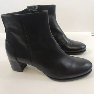 ECCO Black Leather Ankle boots with heels sz 40